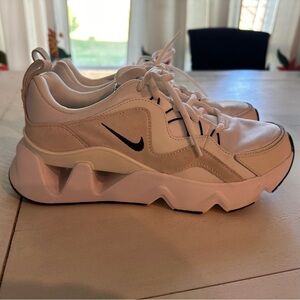Nike Women's RYZ 365